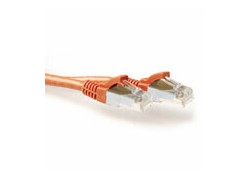 ACT Oranje 0,5 meter LSZH SFTP CAT6A patchkabel snagless met RJ45 connectoren