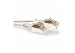 ACT Witte 0,5 meter LSZH SFTP CAT6A patchkabel snagless met RJ45 connectoren