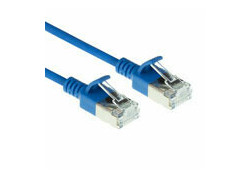 ACT Blauwe 0,5 meter LSZH U/FTP CAT6A datacenter slimline patchkabel snagless met RJ45 connectoren