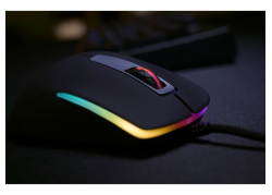 Xtrfy M1 RGB Gaming muis zwart