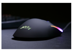 Xtrfy M1 RGB Gaming muis zwart